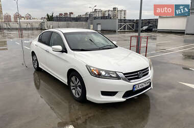 Седан Honda Accord 2012 в 