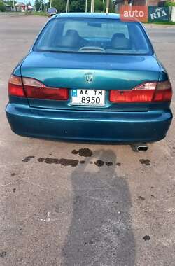 Седан Honda Accord 1998 в Городне