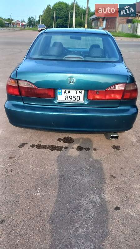 Седан Honda Accord 1998 в 