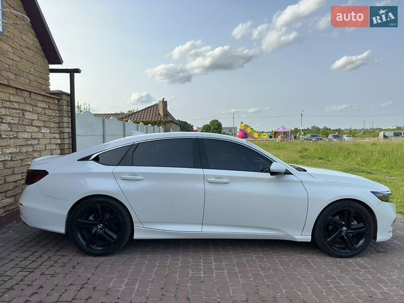 Седан Honda Accord 2019 в Ровно