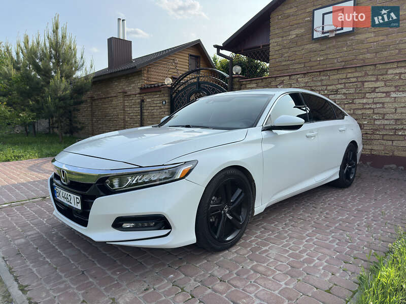 Седан Honda Accord 2019 в Ровно