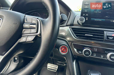 Седан Honda Accord 2019 в 