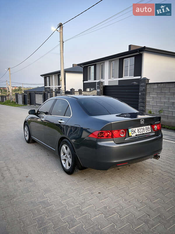 Седан Honda Accord 2003 в Ровно