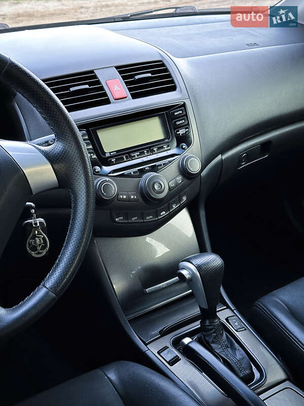 Седан Honda Accord 2003 в Ровно