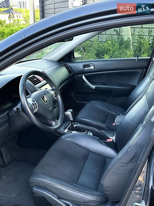 Седан Honda Accord 2003 в Ровно