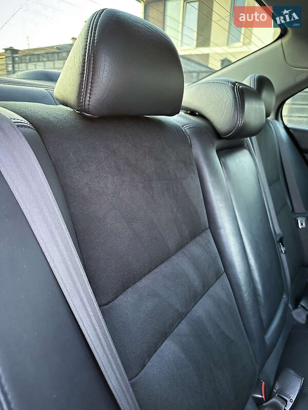 Седан Honda Accord 2003 в Ровно