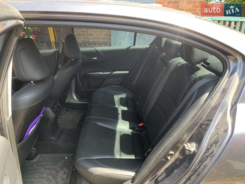 Седан Honda Accord 2016 в Сумах