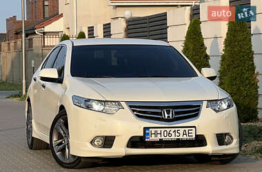 Седан Honda Accord 2011 в 