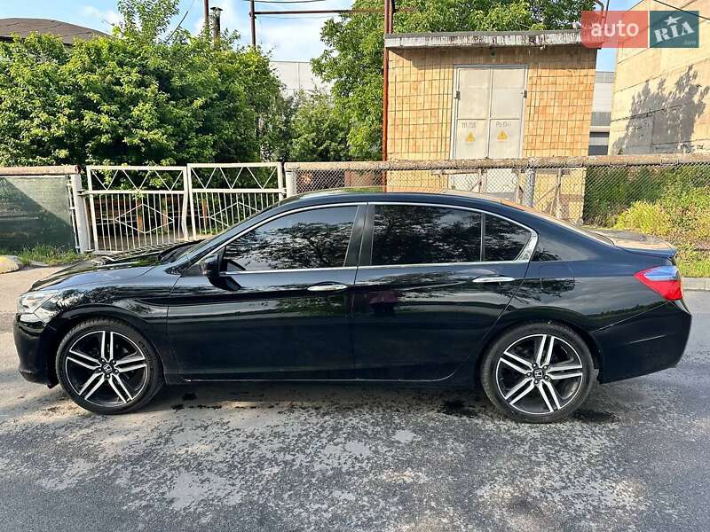 Седан Honda Accord 2015 в Києві