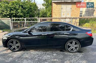 Седан Honda Accord 2015 в 