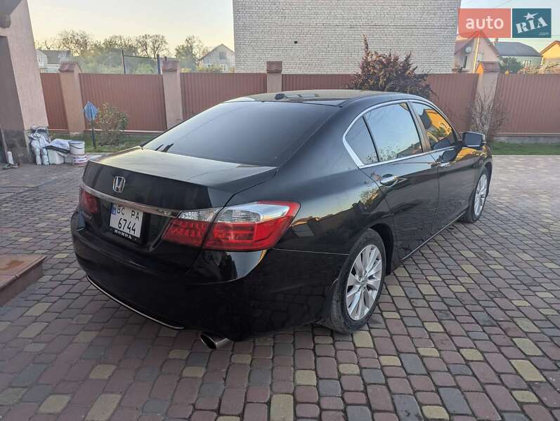 Седан Honda Accord 2013 в Львові