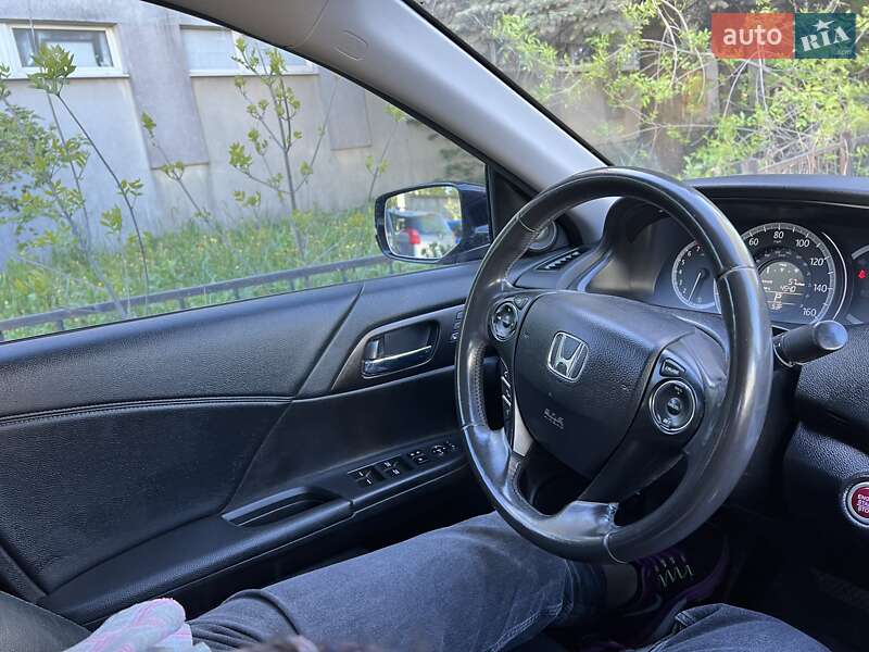 Седан Honda Accord 2013 в Львові