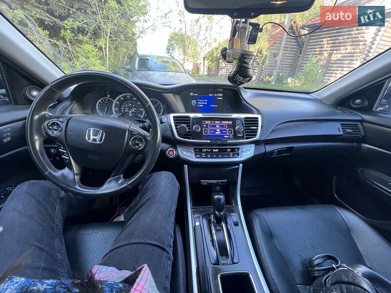 Седан Honda Accord 2013 в Львові