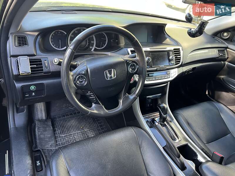 Седан Honda Accord 2013 в Львові