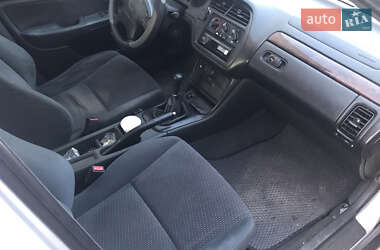 Седан Honda Accord 1999 в 