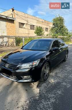 Седан Honda Accord 2015 в 