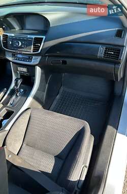 Седан Honda Accord 2015 в 