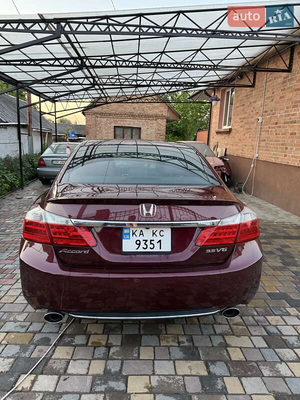 Седан Honda Accord 2013 в Рівному