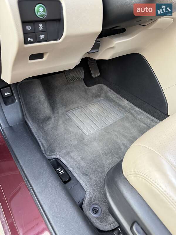 Седан Honda Accord 2013 в Рівному