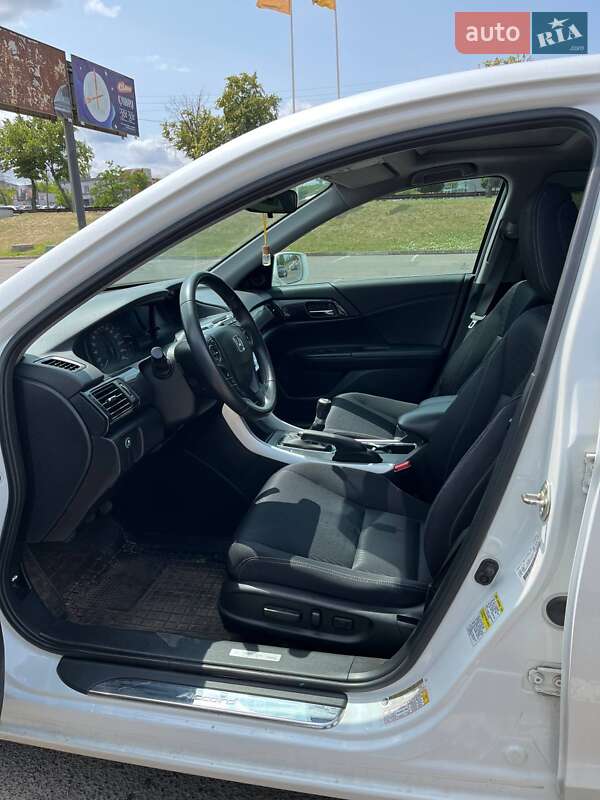 Седан Honda Accord 2015 в Кривому Розі