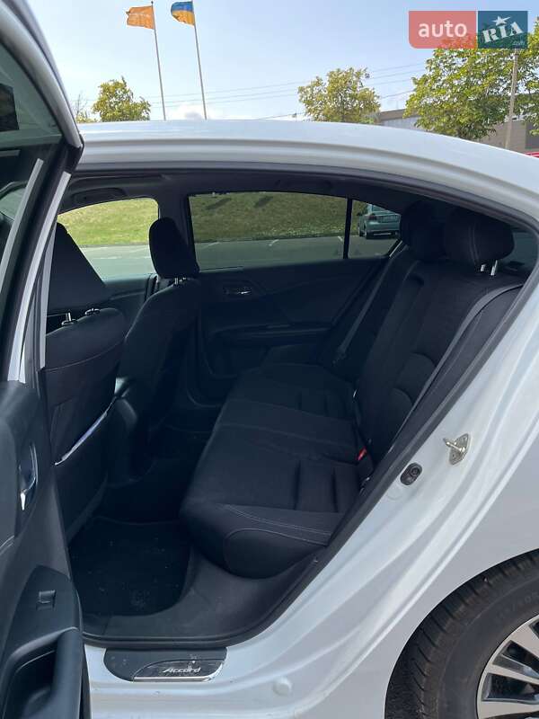Седан Honda Accord 2015 в Кривому Розі