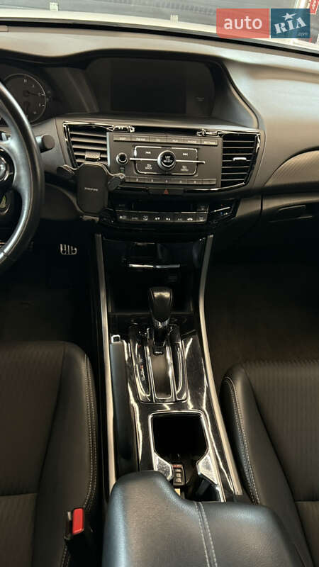 Седан Honda Accord 2016 в Киеве