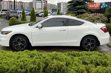 Купе Honda Accord 2012 в 