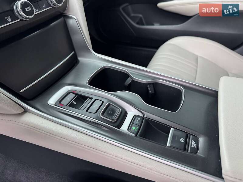 Седан Honda Accord 2018 в Днепре
