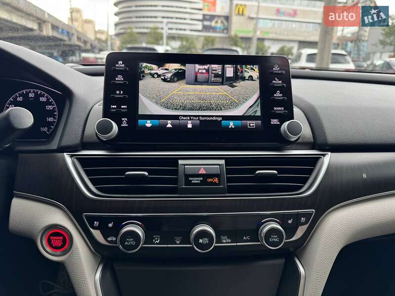 Седан Honda Accord 2018 в Днепре