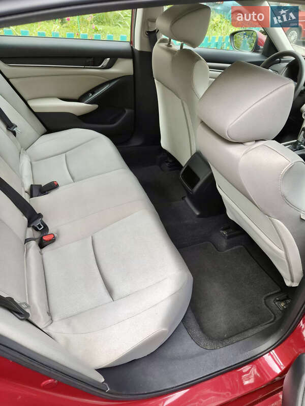 Седан Honda Accord 2019 в Киеве
