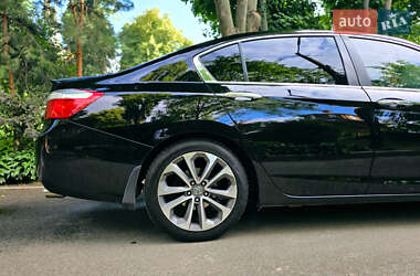 Седан Honda Accord 2015 в 