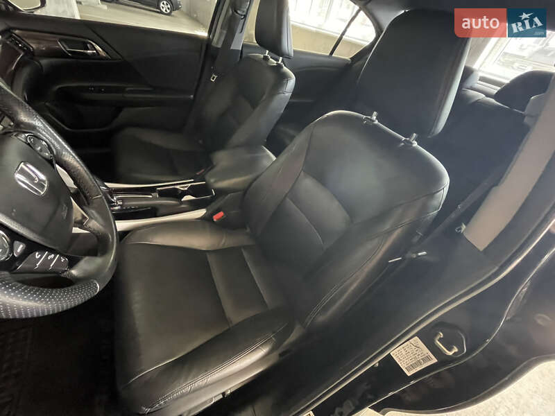 Седан Honda Accord 2016 в Києві