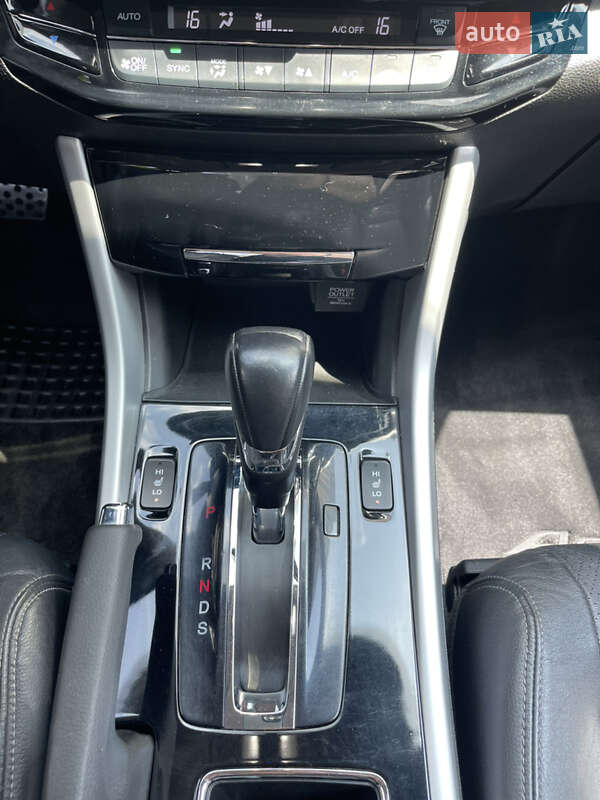 Седан Honda Accord 2016 в Києві