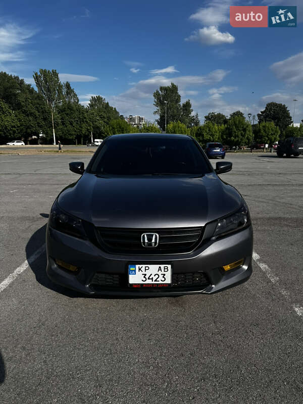 Седан Honda Accord 2013 в Запоріжжі