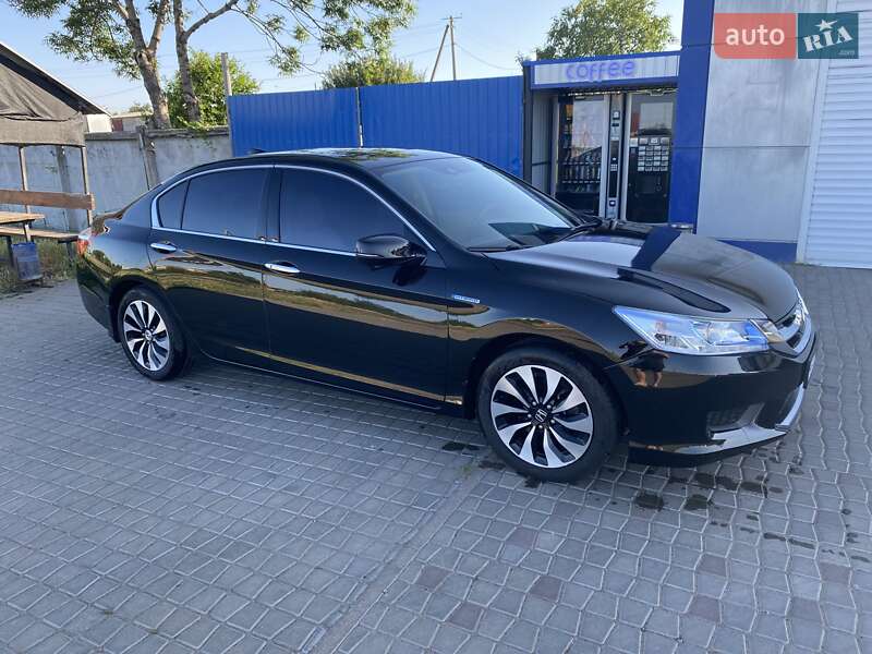 Седан Honda Accord 2015 в Раздельной
