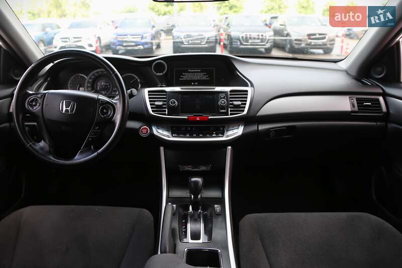 Седан Honda Accord 2013 в Києві