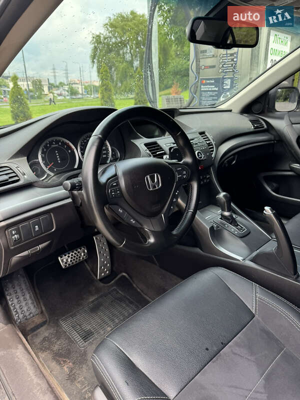 Седан Honda Accord 2011 в Львові