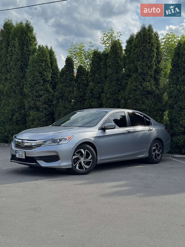 Седан Honda Accord 2016 в Тернополі