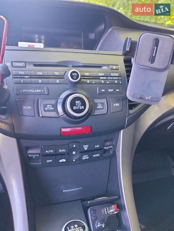 Седан Honda Accord 2010 в Ровно