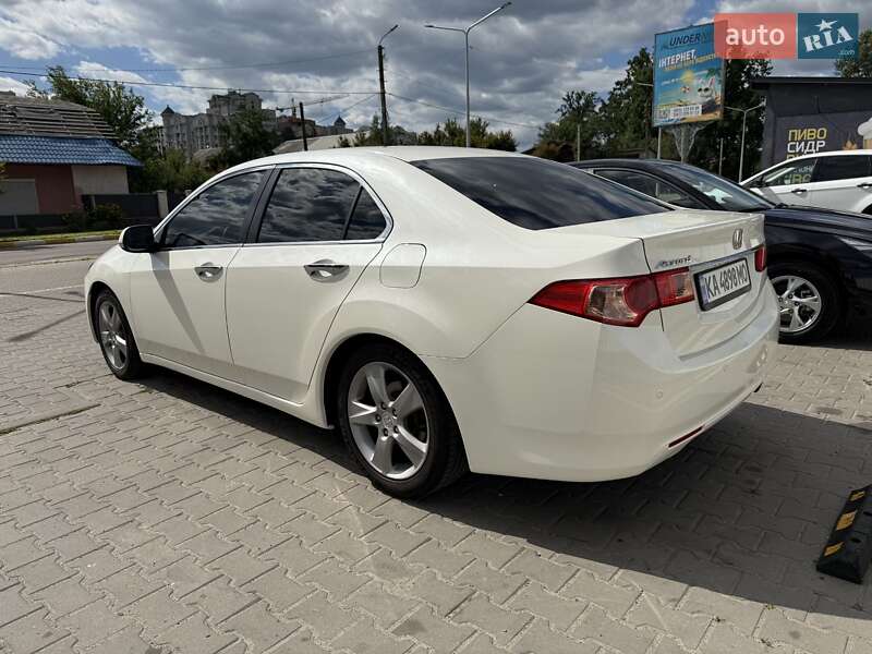 Седан Honda Accord 2011 в Ирпене