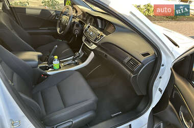 Седан Honda Accord 2014 в 