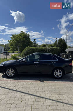 Седан Honda Accord 2004 в 