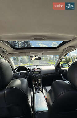 Седан Honda Accord 2004 в 