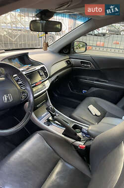 Седан Honda Accord 2013 в 