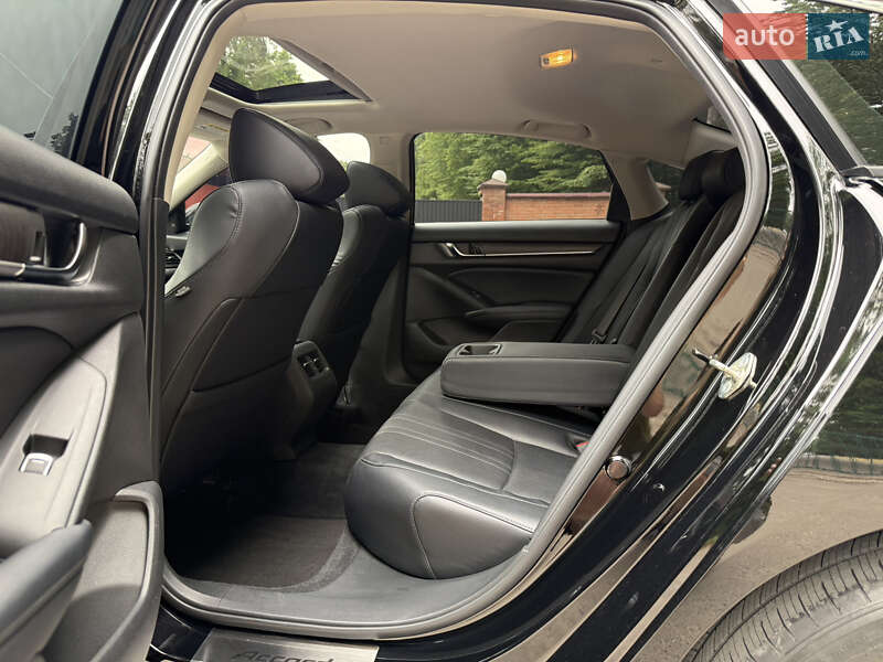 Седан Honda Accord 2018 в Львове