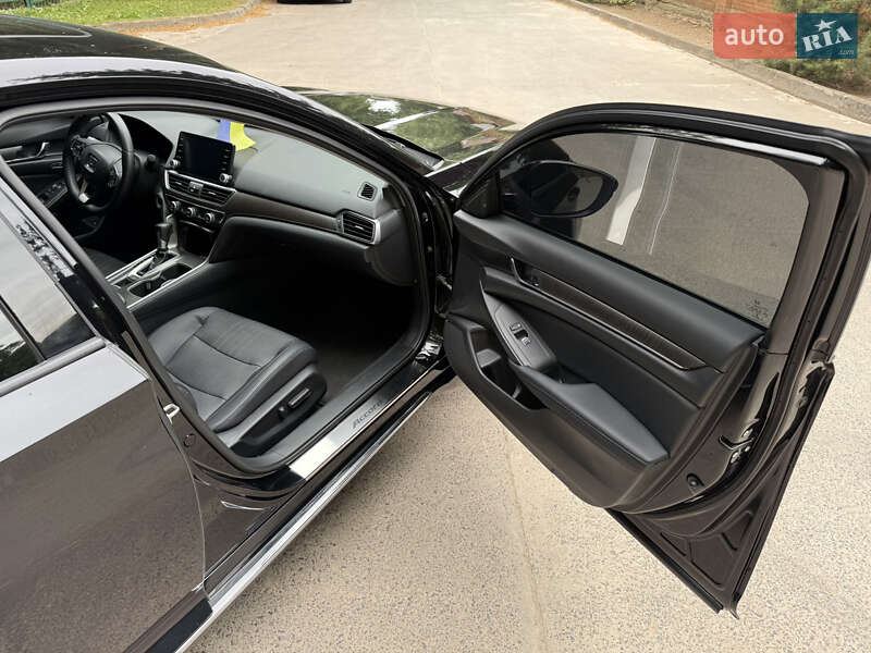 Седан Honda Accord 2018 в Львове