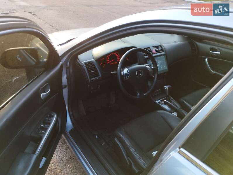 Седан Honda Accord 2004 в Черкасах