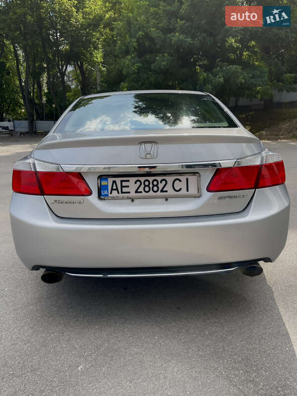 Седан Honda Accord 2013 в Днепре