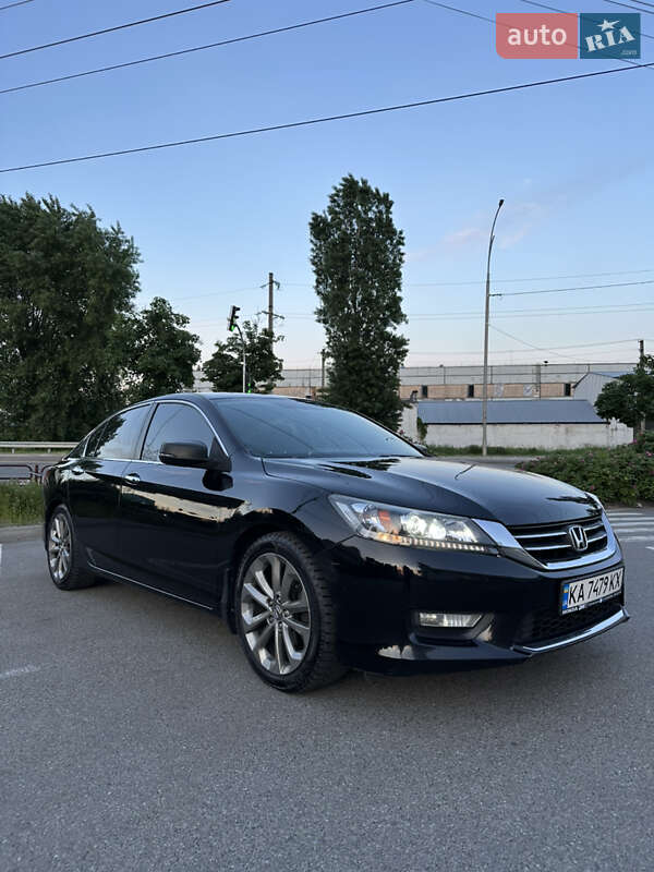 Седан Honda Accord 2015 в Києві