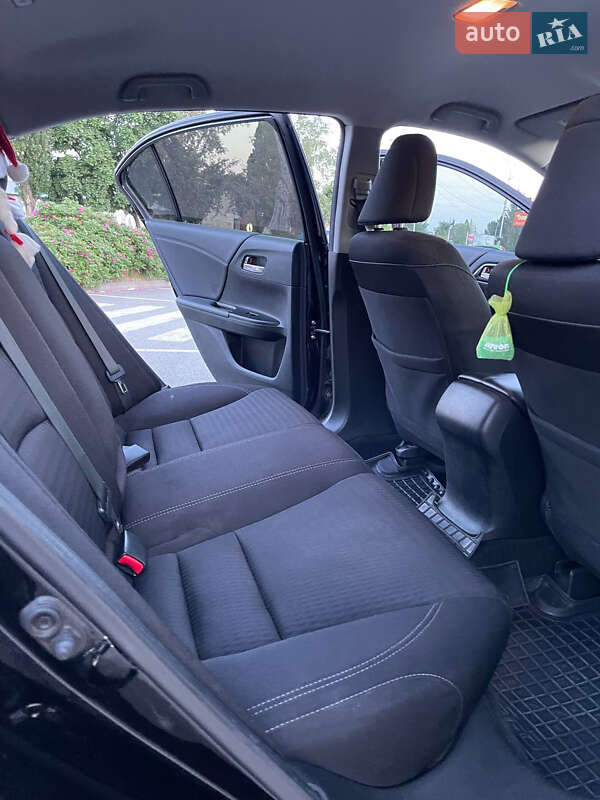 Седан Honda Accord 2015 в Києві